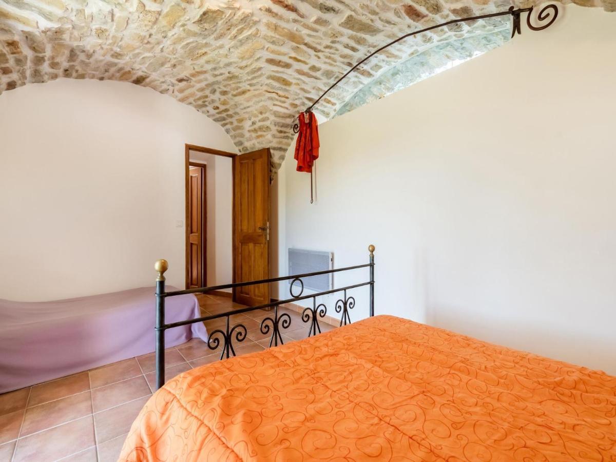 Classy Holiday Home In Les Vans With Pool Chambonas Ngoại thất bức ảnh