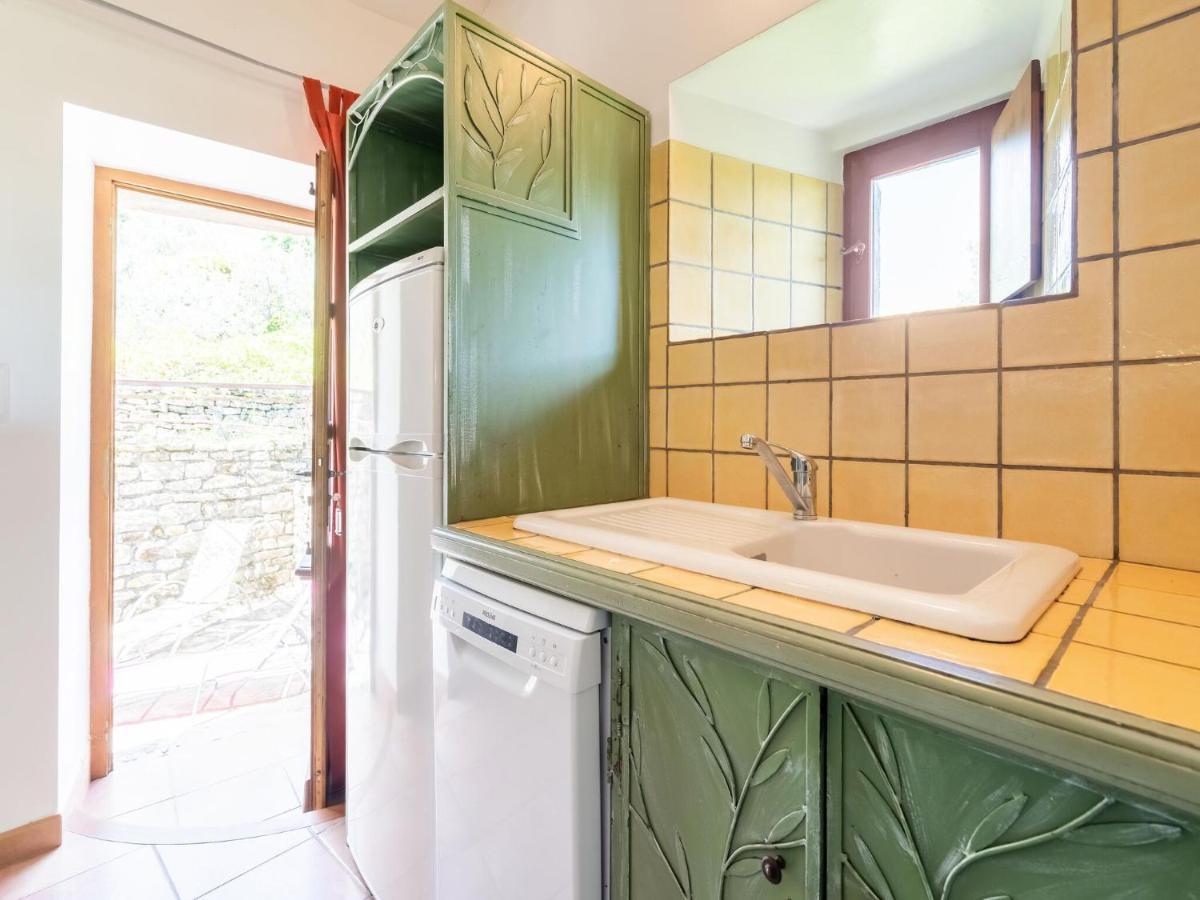 Classy Holiday Home In Les Vans With Pool Chambonas Ngoại thất bức ảnh